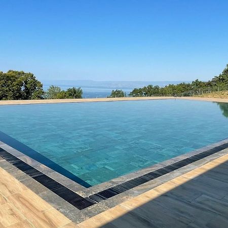 Les Terrasses De Lavaux 1 - Appartement De Luxe Avec Vue Panoramique Et Piscine Puidoux ภายนอก รูปภาพ
